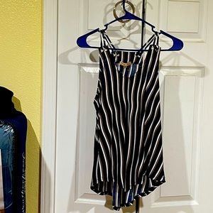 Super 💖cute summer top💐💐💐 wore 1 time.